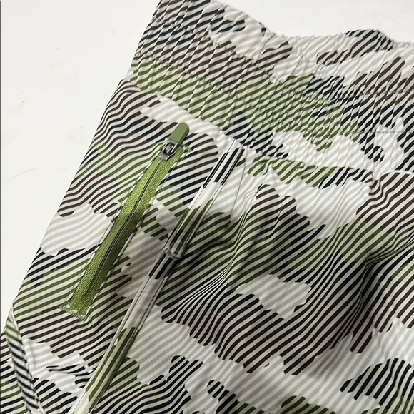 Avia Green Athletic Shorts Lightweight Performance - Picture 6 of 12